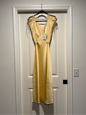 Rumored Monarch Midi Dress in Buttercup